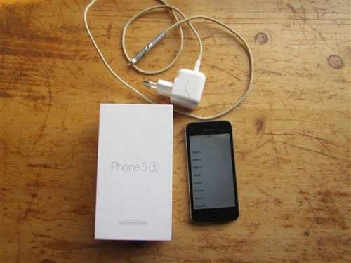iPHONE 5S***R1 START***Excellent working order + Charger, Cracked Glass