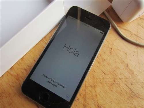 iPHONE 5S***R1 START***Excellent working order + Charger, Cracked Glass