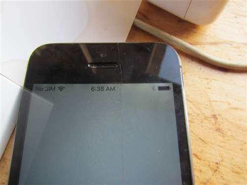 iPHONE 5S***R1 START***Excellent working order + Charger, Cracked Glass