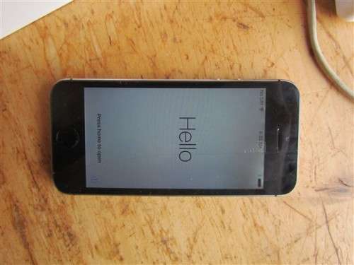 iPHONE 5S***R1 START***Excellent working order + Charger, Cracked Glass