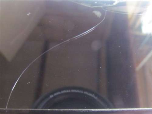 IPHONE 6S + CHARGER - CRACKED SCREEN BUT WORKS 100%