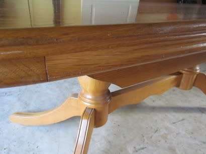 SOLID OAK DINING ROOM TABLE - GOOD CONDITION 2100mm X 1000mm