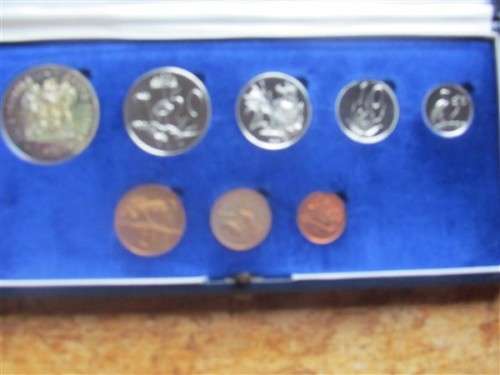 1971 PROOF SET - Excellent proof Set - Box damaged outside - Coins all proof