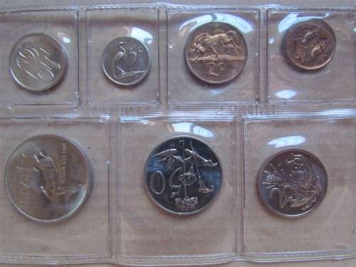 1986 UNCIRCULATED SET - AS SA MINT ISSUED - 3 X SETS AVAILABLE