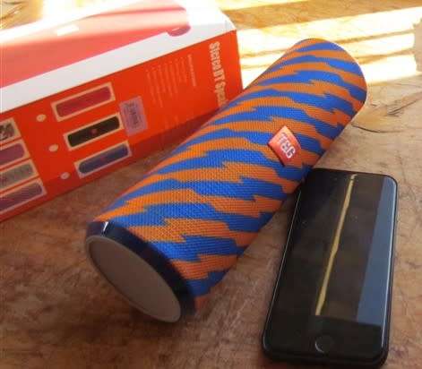 $$$CRAZY R1 START $$ T&G TOP QUALITY, BIG,LOUD & POWERFUL BLUE TOOTH SPEAKER - GREAT GIFT