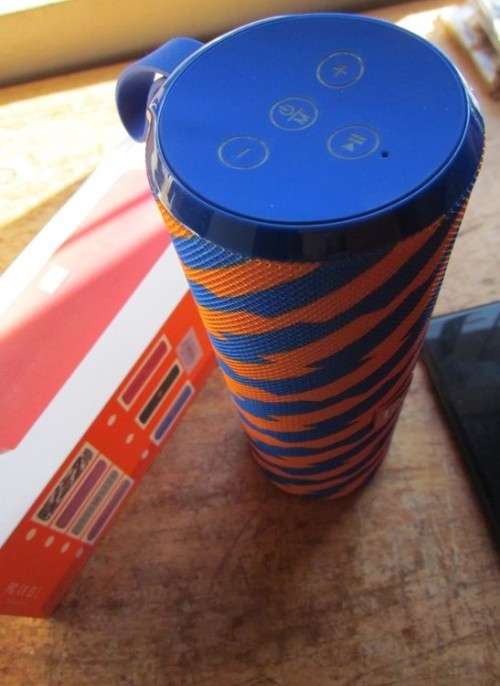 $$$CRAZY R1 START $$ T&G TOP QUALITY, BIG,LOUD & POWERFUL BLUE TOOTH SPEAKER - GREAT GIFT