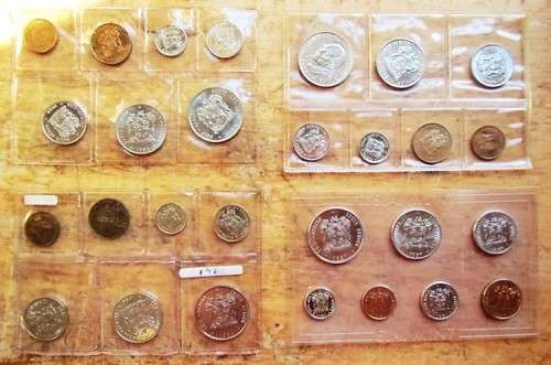 $CRAZY R1 START$ 4 X SETS 1984+85+86+87 *1 BID FOR ALL 4 - UNCIRCULATED*