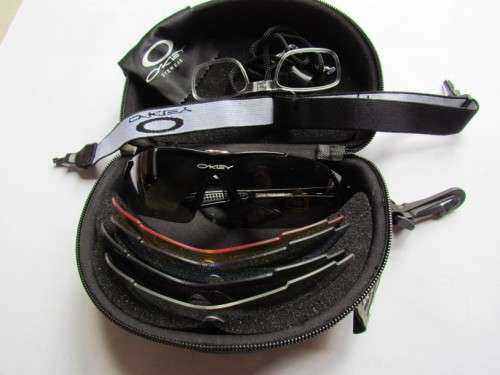 OAKLEY SPORTS SUNGLASSES + HARD CASE + 5 LENSES + SPORT STRAP **BARGAIN START**
