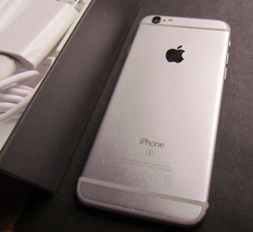 REDUCED - APPLE iPHONE 6S - 16GB - EXCELLENT CONDITION + COVER IN BOX