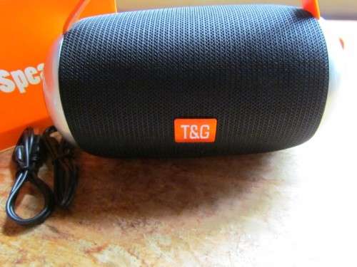 @@R1 START@@BLUE TOOTH SPEAKER **STRONG OUTDOORS**LOUD & POWERFUL**QUALITY