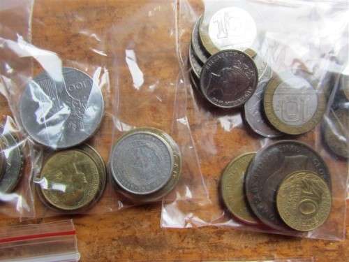 ***R1 START*** 92 X INTERNATIONAL COINS IN BAGS - 1 BID FOR ALL - SEE PICS