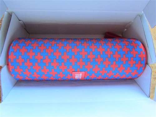**R1 START*** BLUE TOOTH SPEAKER NEW,LARGE ,POWERFUL,LOUD