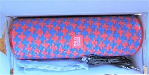 **R1 START*** BLUE TOOTH SPEAKER NEW,LARGE ,POWERFUL,LOUD