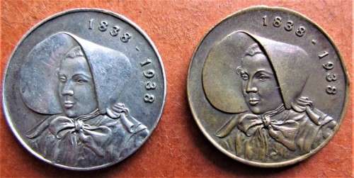 **R1 START SILVER**1838 - 1938 VOORTREKKER MEDALLIONS - SILVER & BRONZE - 1 BID