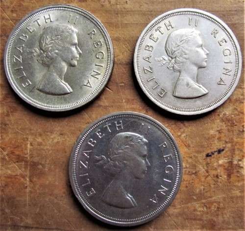 @R1 START **bid per coin**1956+57+58 Crown 5 Shillings in CAPSULE @R1 START per coin@ **SILVER**