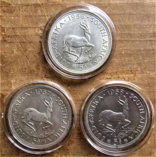 @R1 START **bid per coin**1956+57+58 Crown 5 Shillings in CAPSULE @R1 START per coin@ **SILVER**