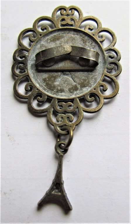 VINTAGE PARIS EIFFEL TOWER BADGE/PIN