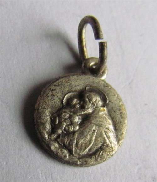 SMALL ST CHRISTOPHER PENDANT