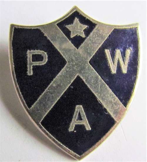VINTAGE PWA Presbyterian Women`s Association ENAMELLED BADGE