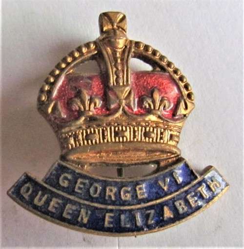 GEORGE VI - QUEEN ELIZABETH COLOURED ENAMELLED BADGE