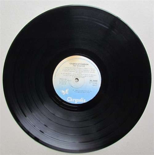 PAT BENATAR  - VINTAGE LP - CRIMES OF PASSION