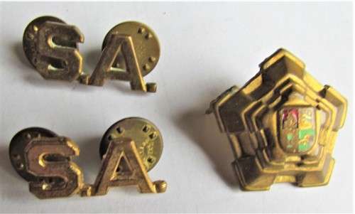 S.A PIN BADGES X 2 + RANK BADGE - ALL FOR 1 BID