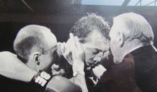 Original Boxing Press Photo - Alan Minter, trainer Terry Lawless, after Marvin Hagler