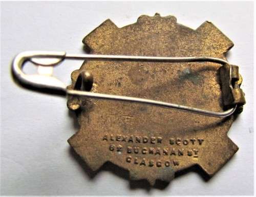 1929 BRITISH BOWLERS VISIT TO SA - RARE ENAMELLED BADGE