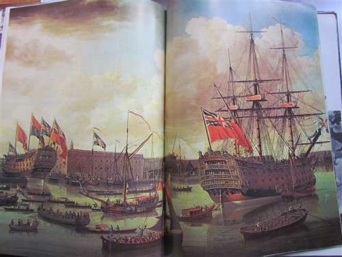 FIGHTING SHIPS - HARDCOVER - WELL ILLUSTRATED