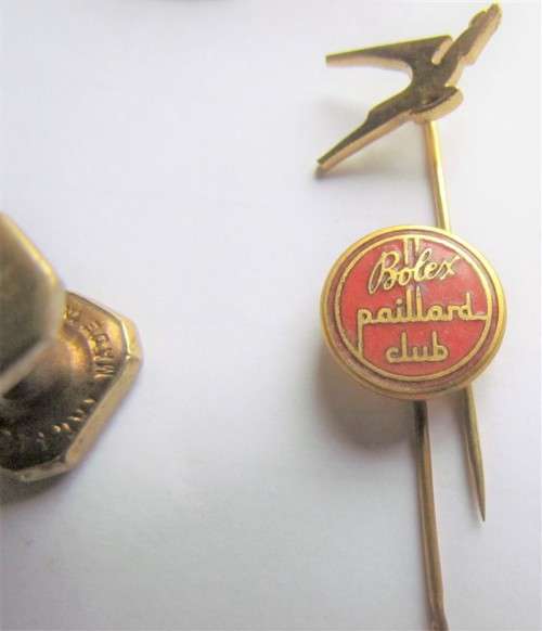 VINTAGE CUFF LINKS LEATHER BOX + BADGES,PINS 1 BID
