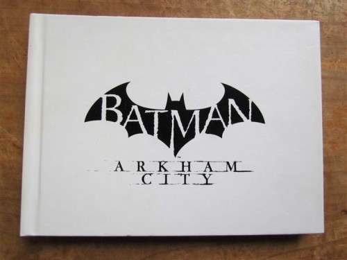 Batman Arkham City Collectors Edition Game + Art Book BOX360