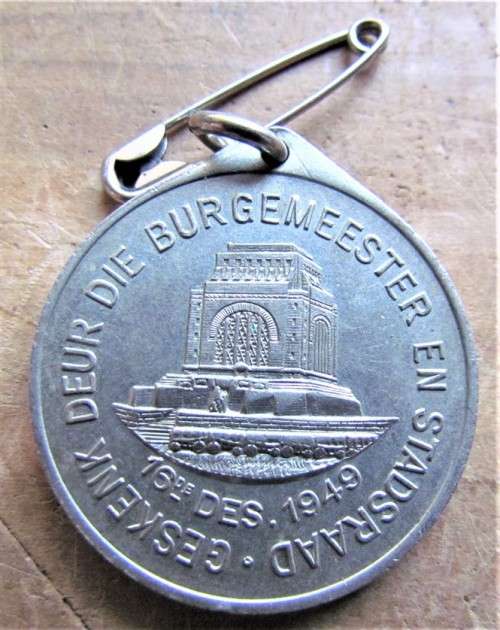 1949 Medallion To Commemorate the Voortrekker Monument by Mayor & Town Council