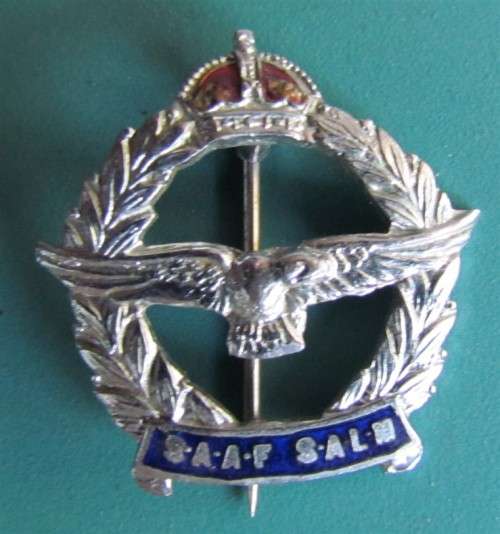 VINTAGE S.A.A.F BADGE - CROWN + COLOURED