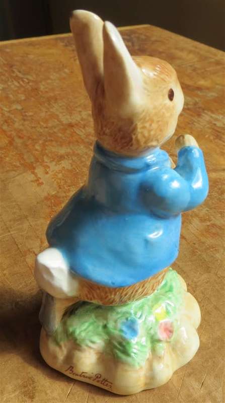 Beatrix Potter - Running Peter Rabbit - Border Fine Arts - Excellent Condition