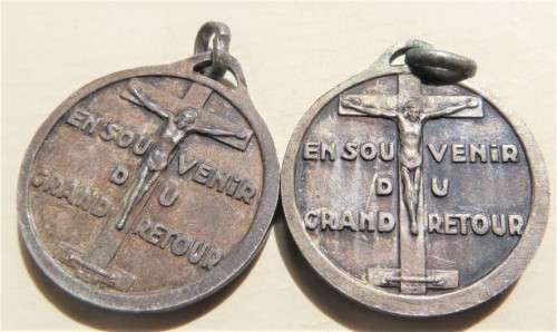 2 x Antique protective medal Notre Dame of Boulogne Medal/Pendant - 1 Bid