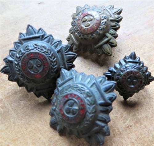 4 x Vintage Officer`s Pips - 1 Bid