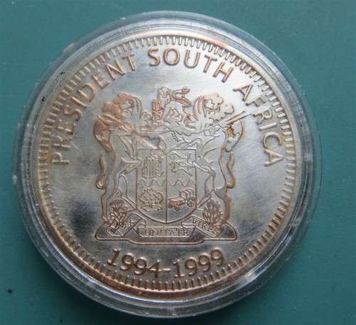1999 NELSON MANDELA COMMEMORATIVE MEDALLION - Crown size