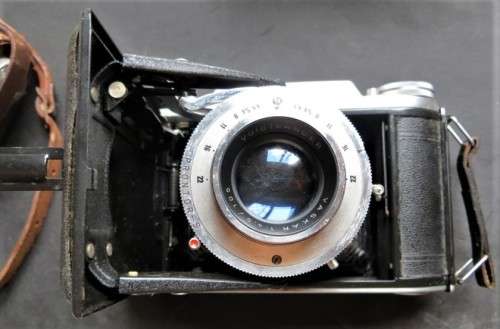 Voightlander Bessa 1 Camera + original leather case - Do not know if working