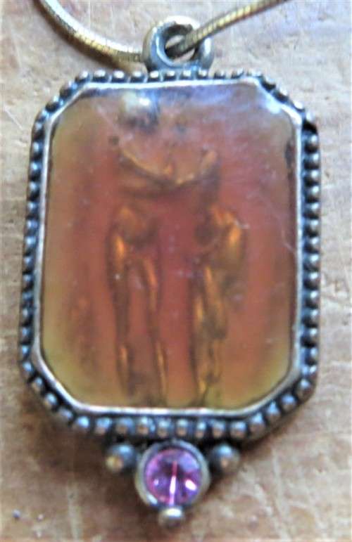 PENDANT ON NECKLACE - NO CATCH ON NECKLACE