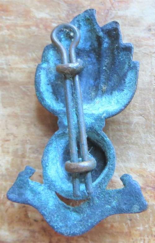 Royal Artillery Ubique 7-Flamed Grenadiers Bronze Officers`collar badge