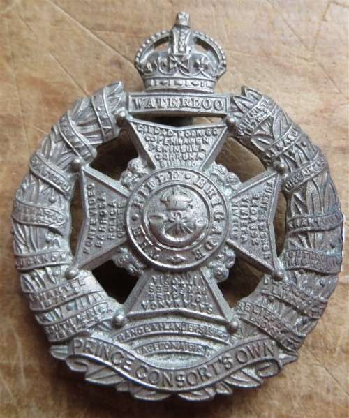 British Rifle Brigade Prince`s Consorts Own - Cap Badge with slide