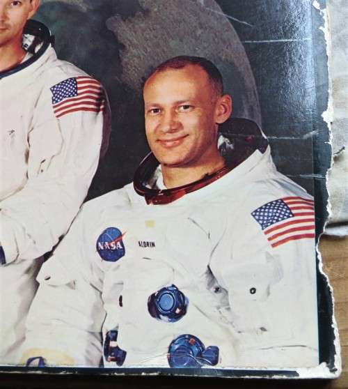 They Came in Peace Lunar Landing includes insert-Vintage LP Cover damaged & LP scratched see pics