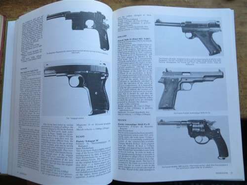 Military Small Arms of the 20th Century - Hogg & Weeks