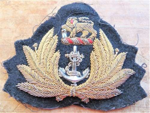 VINTAGE SOUTH AFRICAN NAVY - OFFICERS CLOTH WIRE BULLION CAP BADGE