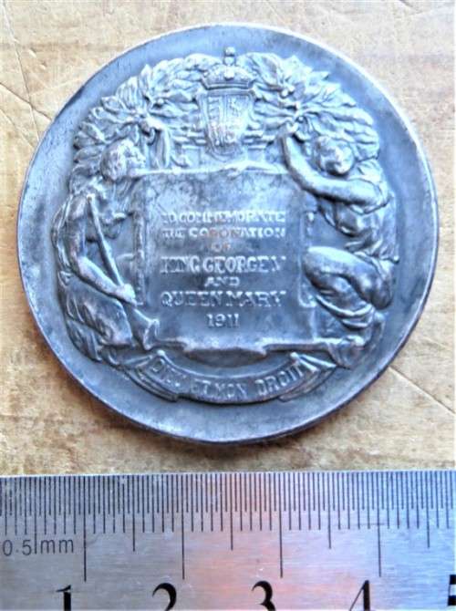1911 King George V & Queen Mary Large Medallion 44mm Unknown Metal