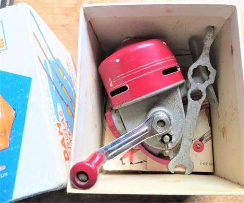 Vintage DAM Fishing Spinning Reel in Box + Papers + Lure & Accessories ***SCARCE***
