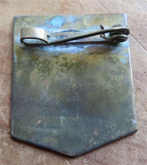 Vintage Unknown M T D Badge
