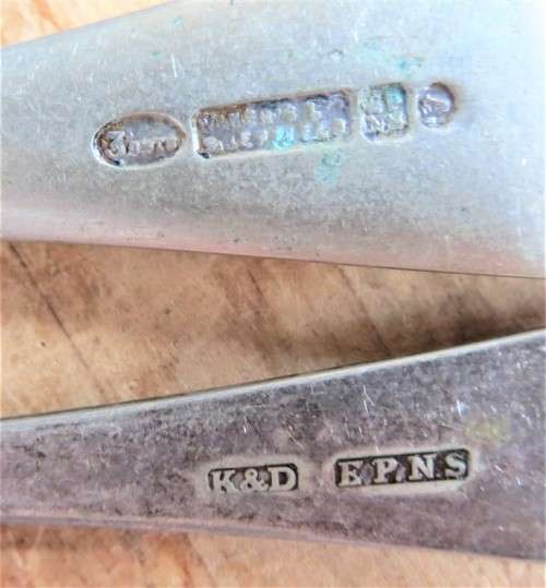 4 x EPNS marked Fish Knives - 1 Bid for all