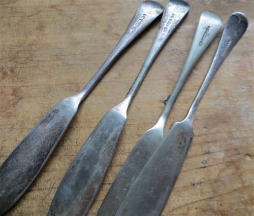 4 x EPNS marked Fish Knives - 1 Bid for all