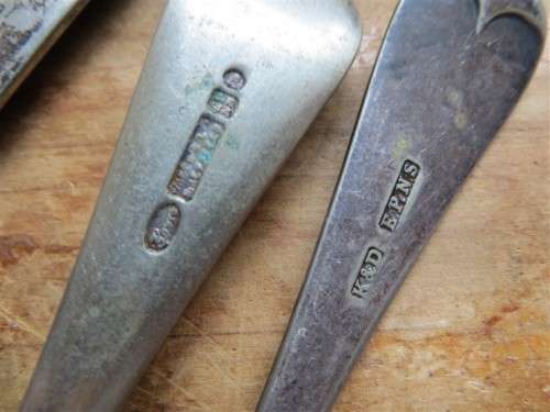 4 x EPNS marked Fish Knives - 1 Bid for all